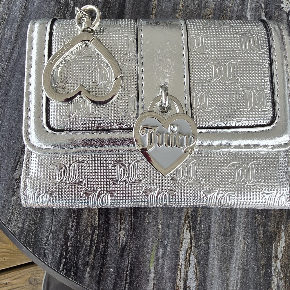 Juicy Couture Metallic Silver Wallet Great Condition!